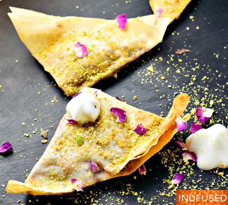 Air fryer Banana Halwa Wontons- luscious in the center and crispy at the edges! Yum! 
